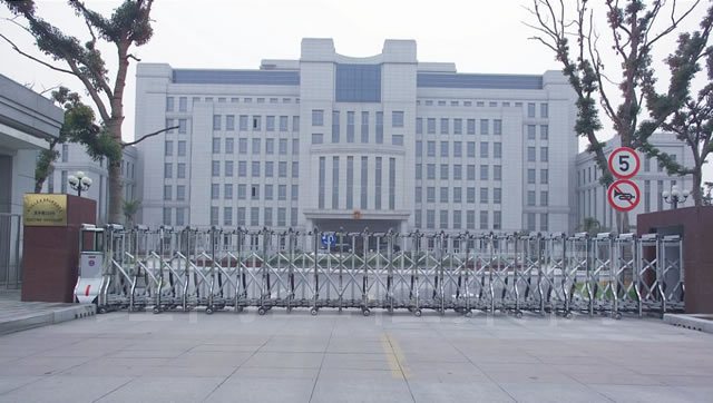 松江中山街道辦事處伸縮門(mén)工程案例 - 中出網(wǎng)-智能出入口與停車(chē)充電門(mén)戶(hù)