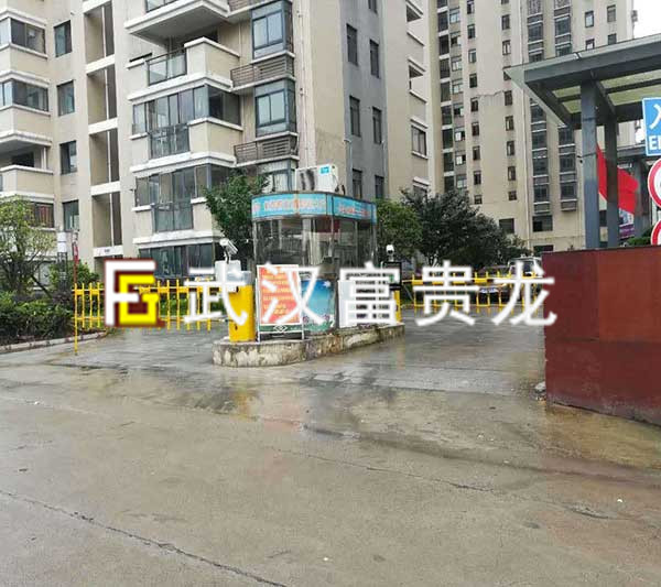 玉龍花園道閘案例 - 中出網-智能出入口與停車充電門戶