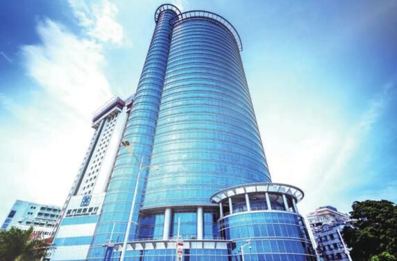 中國(guó)首家中外合資的廈門國(guó)際銀行總部大廈