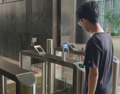 【喜報(bào)】令令開(kāi)門落地《西虹市首富》電影取景地：特房波特曼財(cái)富中心