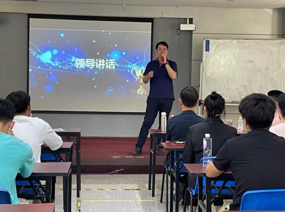 立林總經(jīng)理陳毅輝上臺(tái)發(fā)表講話