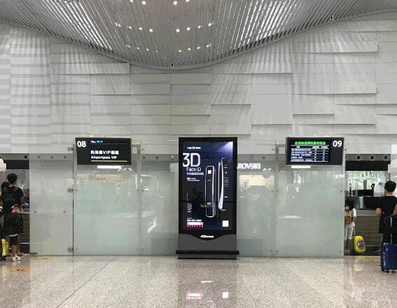 天能新品廣告再次登陸廣州白云機(jī)場，賦能升級！