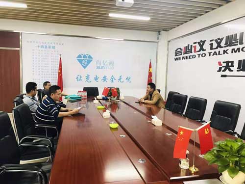 烏魯木齊客戶來(lái)深洽談 領(lǐng)導(dǎo)蒞臨尚億創(chuàng)新進(jìn)行考察指導(dǎo)