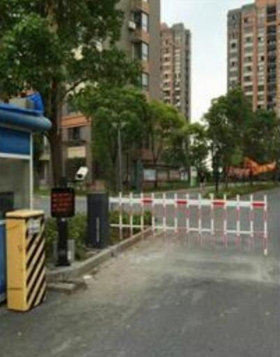 上海浦東新區(qū)海納路星納家園車(chē)牌識(shí)別系統(tǒng)案例 - 中出網(wǎng)-智能出入口與停車(chē)充電門(mén)戶