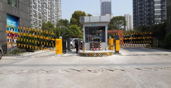 江蘇省南京市辰龍綠苑停車場(chǎng)系統(tǒng)案例 - 中出網(wǎng)-智能出入口與停車充電門戶
