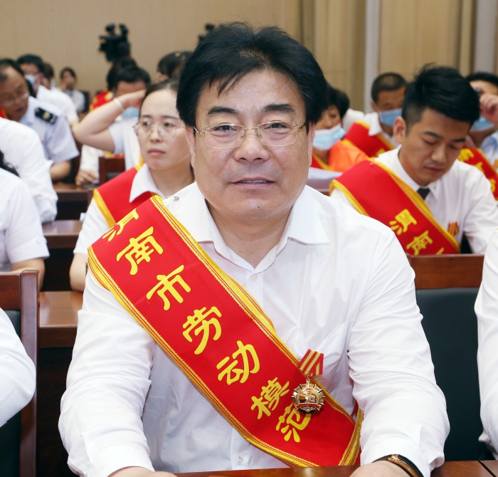 ��Ͷ���F(tu��n)�hί��ӛ�������L(zh��ng)��܊ (2).jpg