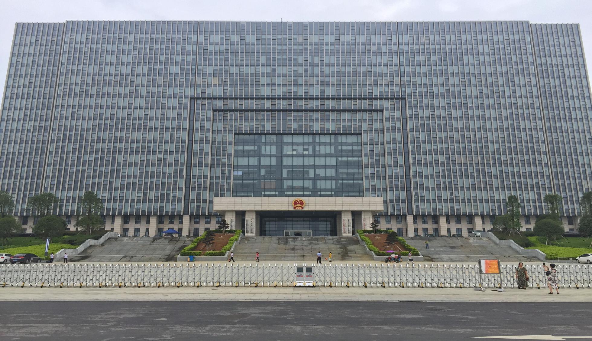 熱烈祝賀桂林出安智能電動伸縮門進(jìn)駐桂林市政府正大門